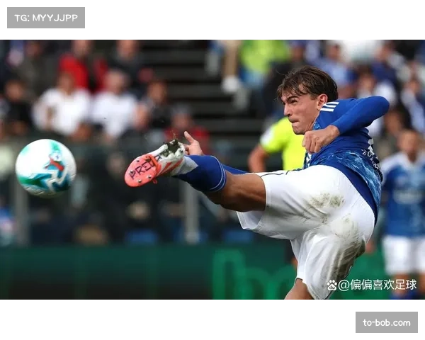 帕斯成功过人48次领跑数据榜 科莫攻击手展现突破能力 帕斯成功过人48次领跑数据榜 科莫攻击手展现突破能力